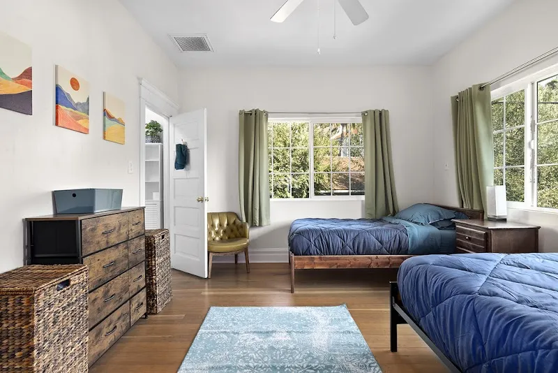 Hilltop House Sober Living - Photo 2