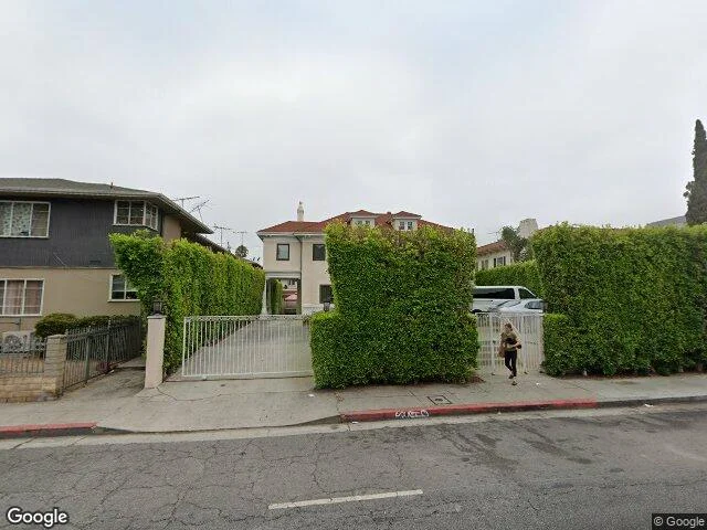 Friendly House LA - Photo 3