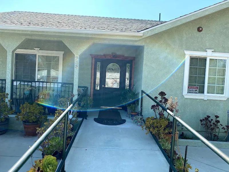 Coast Recovery Sober living Homes & Outpatient Treatment Center North Hollywood - Photo 4