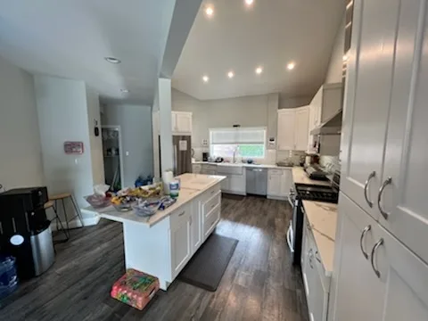 Tarzana Recovery Center - Photo 5