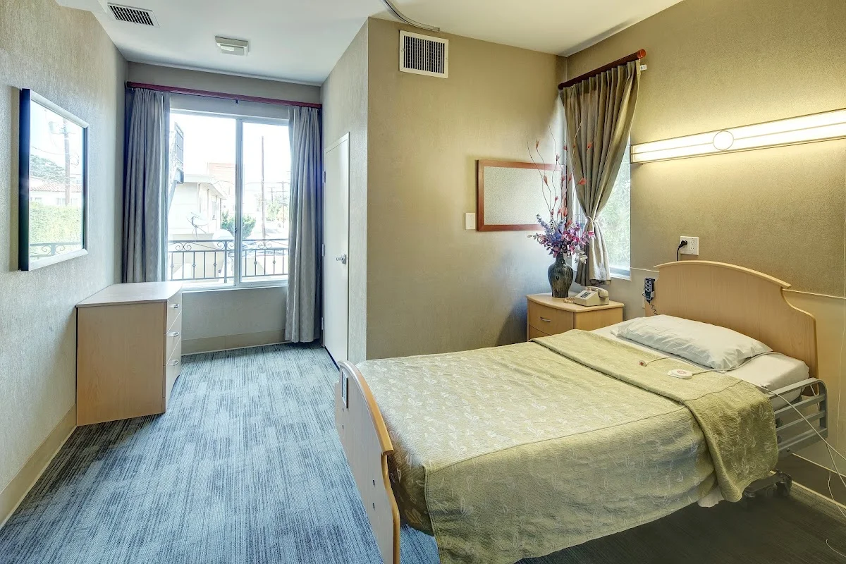 Beverly HIlls Rehabilitation Center - Photo 4