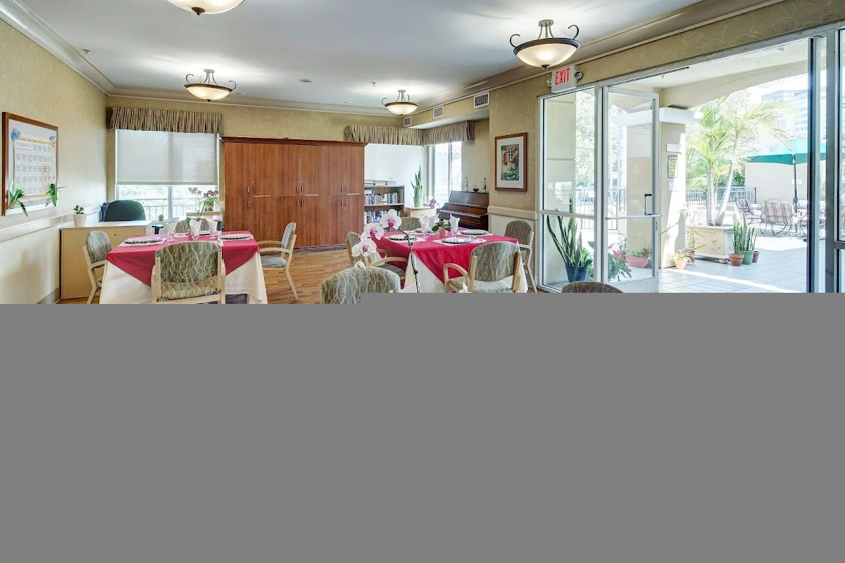 Beverly HIlls Rehabilitation Center - Photo 5